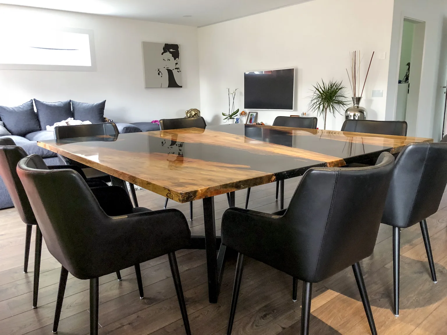 Table personnalisée en résine et bois